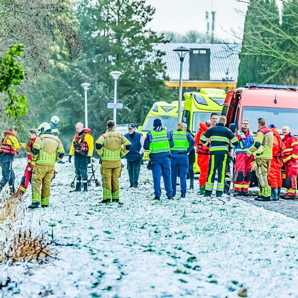 P 1 BNN-03 Persoon te water Hesseweg Kollum